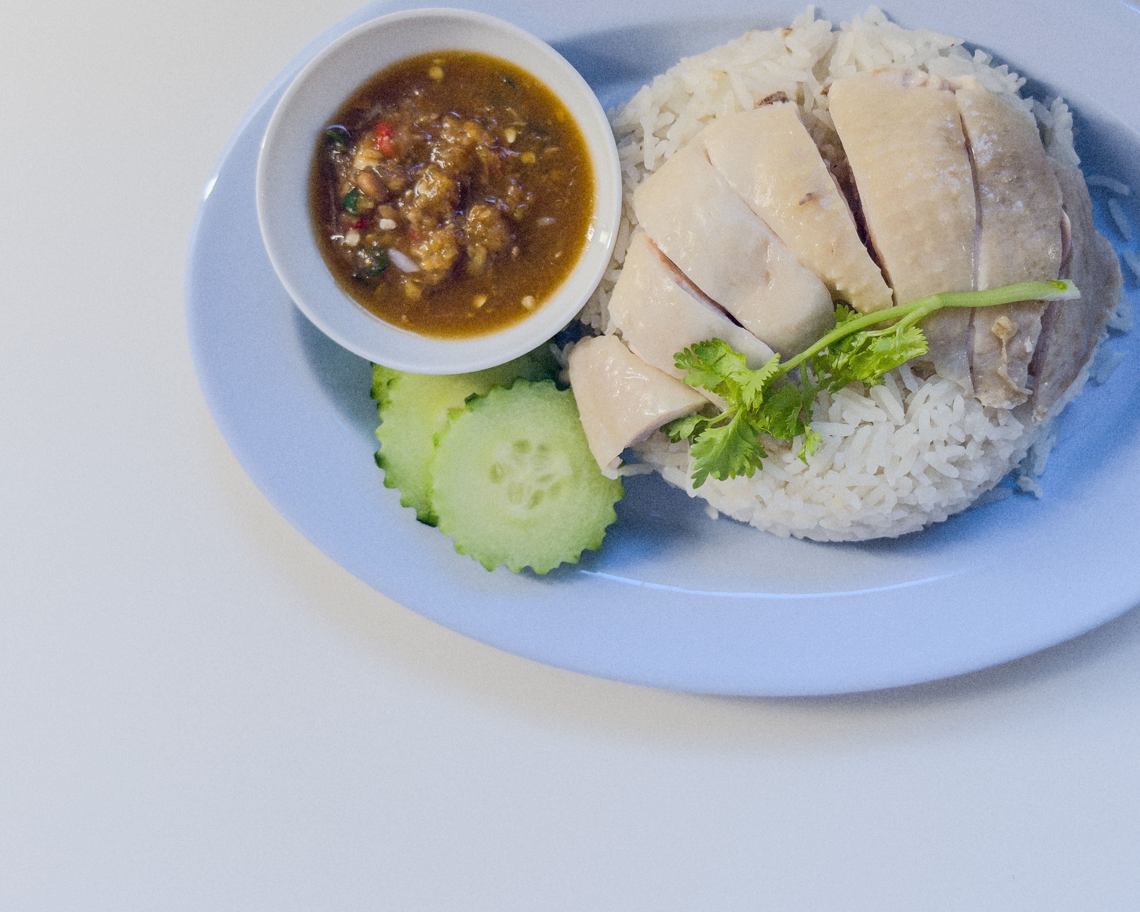 Thailändisches Hünchen mit Reis - Khao Man Gai